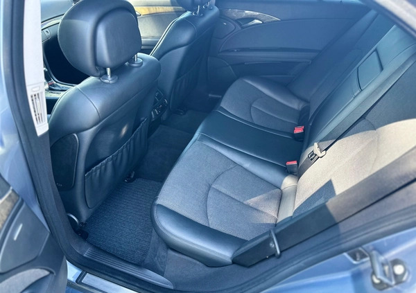 Mercedes-Benz Klasa E cena 33500 przebieg: 260000, rok produkcji 2006 z Ząbki małe 137